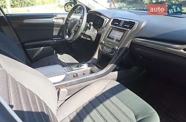 Седан Ford Fusion 2019 в 