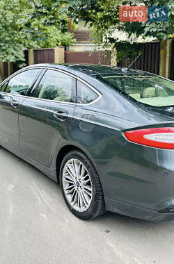 Седан Ford Fusion 2015 в 