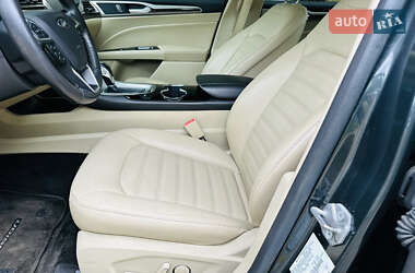Седан Ford Fusion 2015 в 