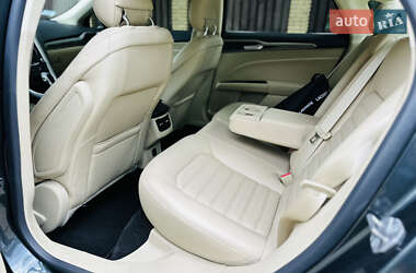 Седан Ford Fusion 2015 в 