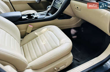 Седан Ford Fusion 2015 в 