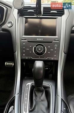 Седан Ford Fusion 2015 в 