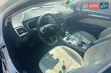 Седан Ford Fusion 2015 в 