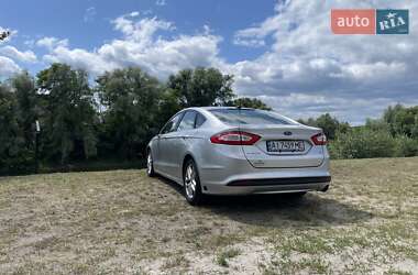 Седан Ford Fusion 2014 в 