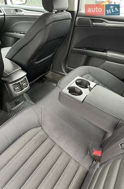 Седан Ford Fusion 2014 в 