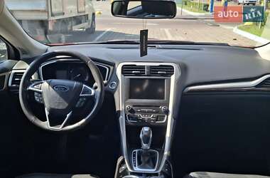 Седан Ford Fusion 2015 в 