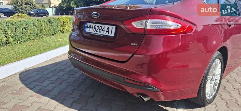 Седан Ford Fusion 2015 в Одесі