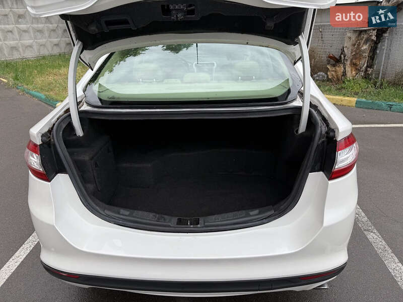 Седан Ford Fusion 2012 в Києві