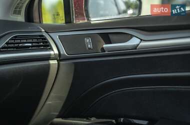 Седан Ford Fusion 2014 в 