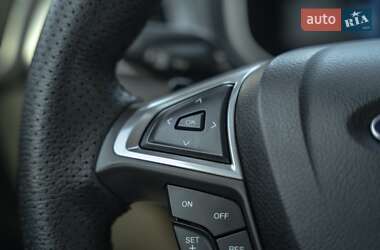 Седан Ford Fusion 2014 в 