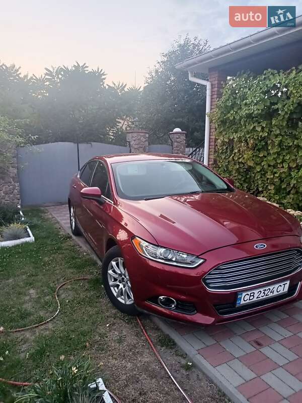 Седан Ford Fusion 2016 в 