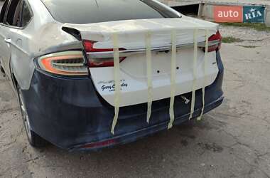 Седан Ford Fusion 2016 в 