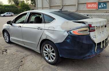Седан Ford Fusion 2016 в 