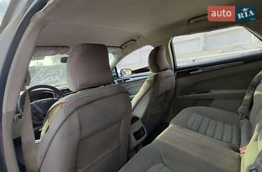 Седан Ford Fusion 2016 в 