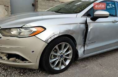 Седан Ford Fusion 2016 в 