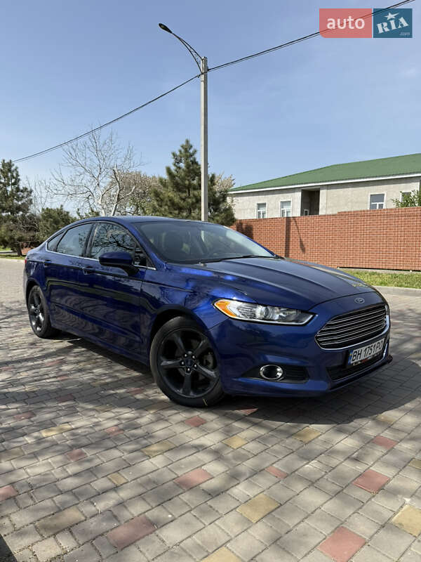 Седан Ford Fusion 2015 в Измаиле
