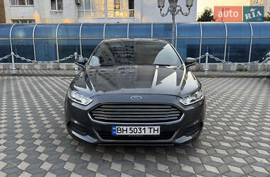 Седан Ford Fusion 2015 в 