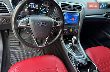 Седан Ford Fusion 2015 в 
