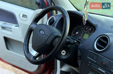 Хетчбек Ford Fusion 2006 в 