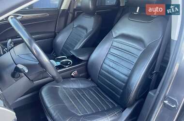 Седан Ford Fusion 2013 в 