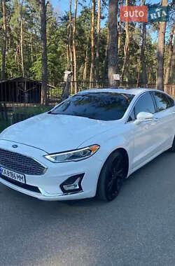 Седан Ford Fusion 2018 в Львові