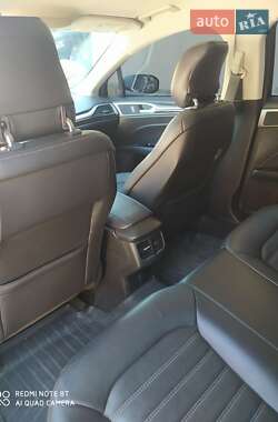 Седан Ford Fusion 2014 в 