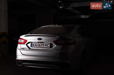 Седан Ford Fusion 2012 в 