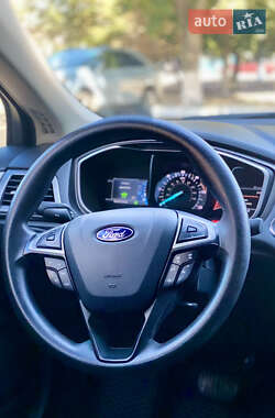Седан Ford Fusion 2018 в 