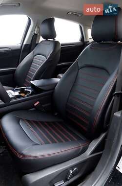Седан Ford Fusion 2015 в 