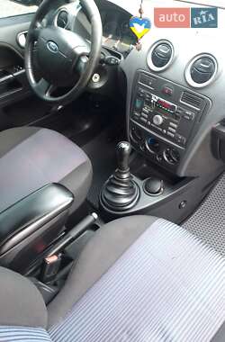Хетчбек Ford Fusion 2006 в 
