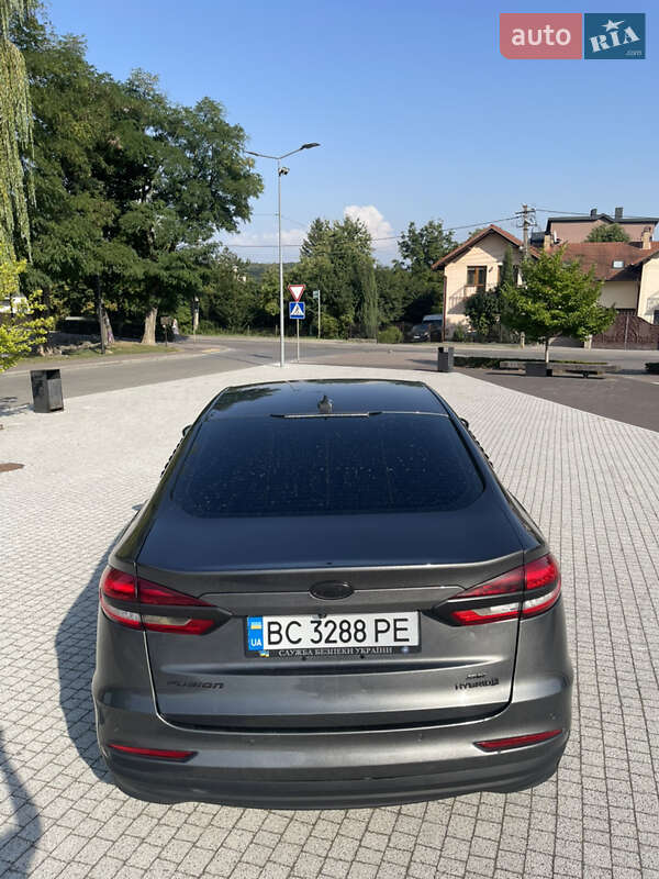 Седан Ford Fusion 2018 в Львові