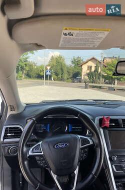 Седан Ford Fusion 2018 в 