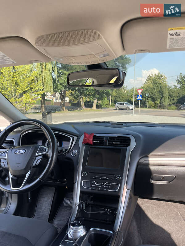 Седан Ford Fusion 2018 в Львові