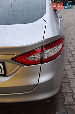 Седан Ford Fusion 2014 в 
