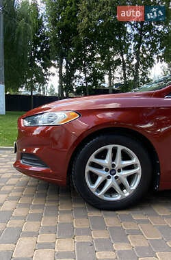 Седан Ford Fusion 2014 в 