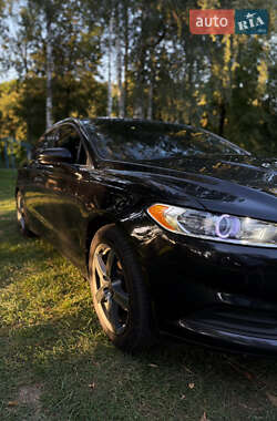 Седан Ford Fusion 2013 в 