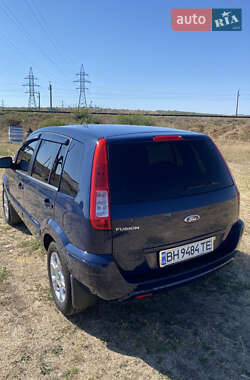 Хэтчбек Ford Fusion 2011 в 