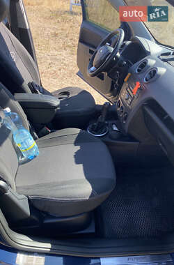 Хэтчбек Ford Fusion 2011 в 