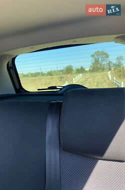 Хэтчбек Ford Fusion 2011 в 