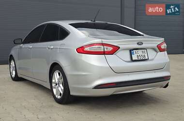 Седан Ford Fusion 2013 в 