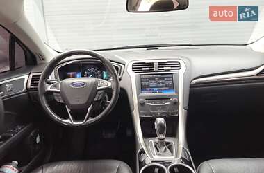 Седан Ford Fusion 2013 в 