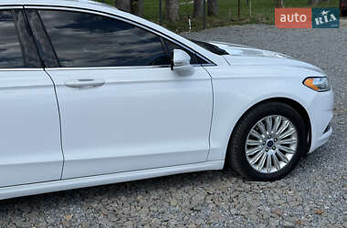 Седан Ford Fusion 2016 в 