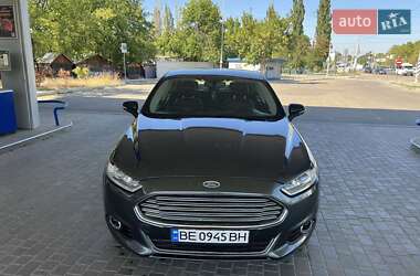 Седан Ford Fusion 2015 в 