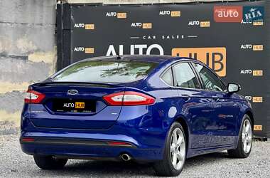 Седан Ford Fusion 2015 в 