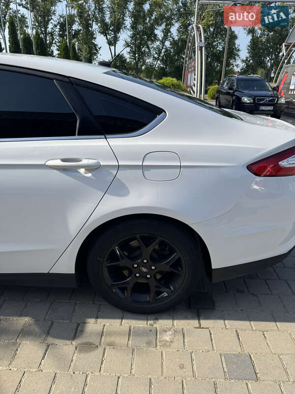 Седан Ford Fusion 2015 в Рудки