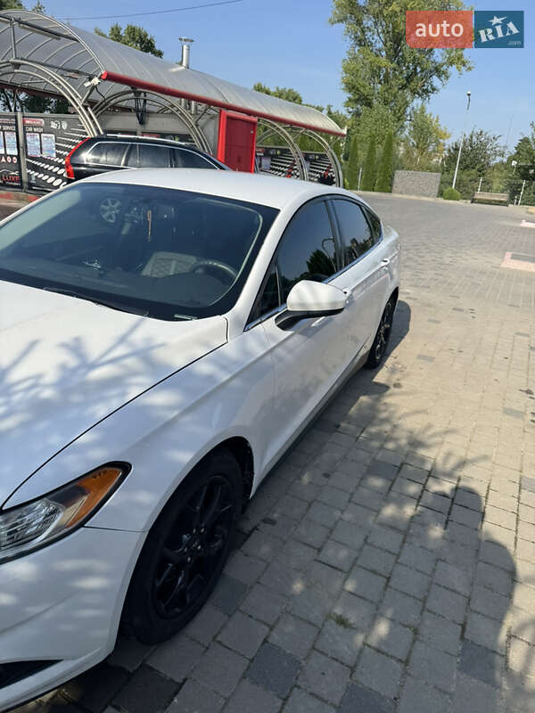 Седан Ford Fusion 2015 в Рудки