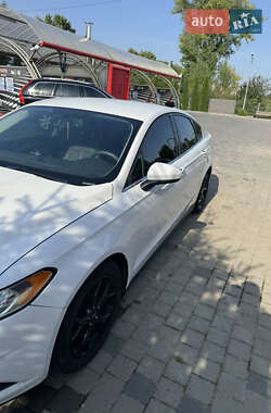 Седан Ford Fusion 2015 в 