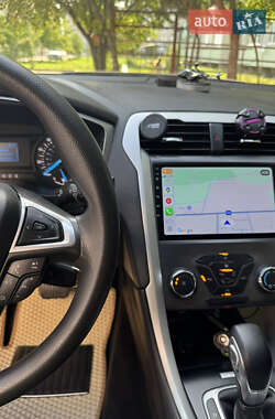 Седан Ford Fusion 2015 в 