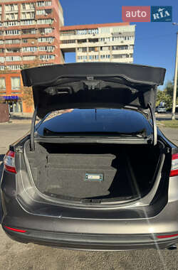 Седан Ford Fusion 2014 в 