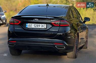 Седан Ford Fusion 2016 в 